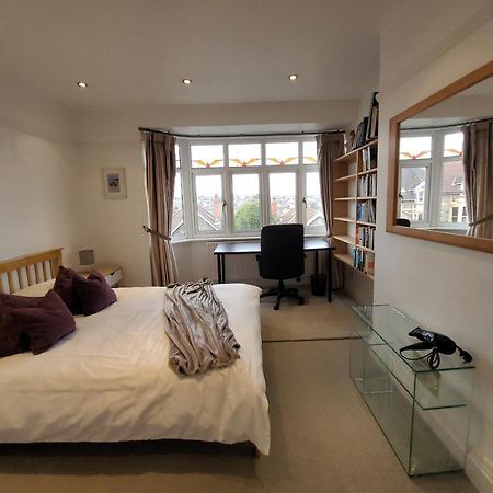 Quiet Terraced House Apartamento Bristol Exterior foto